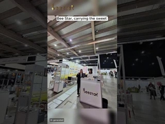 Les produits apicoles de notre entreprise ont été reconnus par les clients lors de l'exposition.