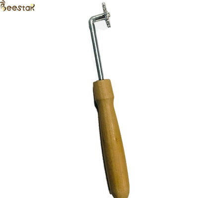 acheter Dent Embedder de poignée de Beehive Tools Wooden d'apiculteur avec la petite vitesse pour l'apiculture fabrication en ligne